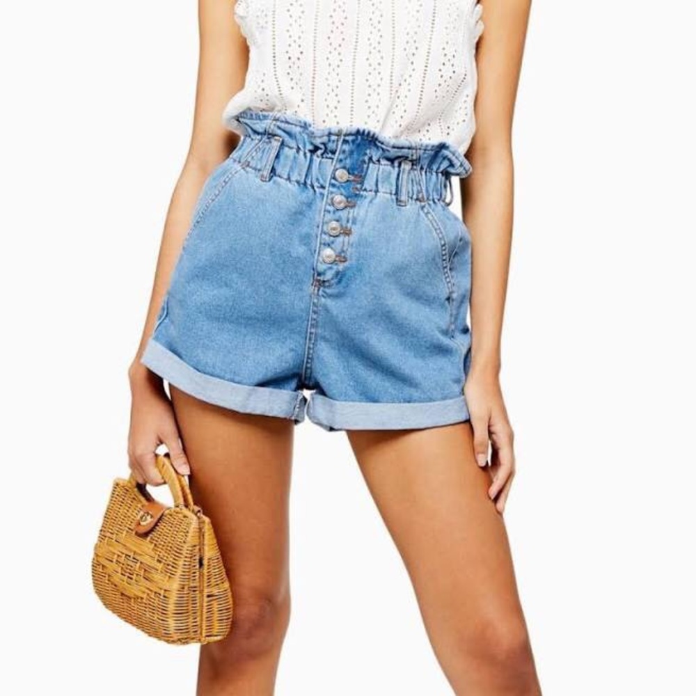 Cinched waist Jean shorts